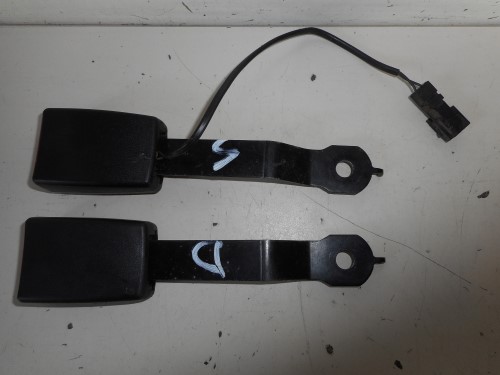 Aggancio cintura di sicurezza ant. dx. 