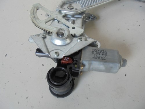 Alzacristallo porta ant.  dx. 