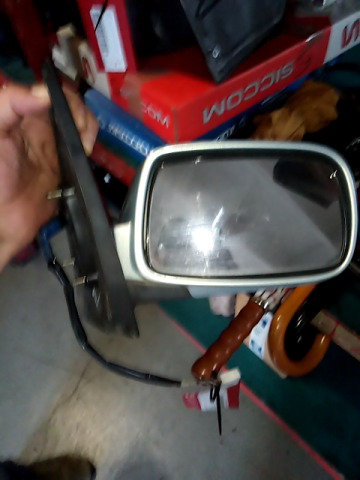 Retrovisore est.  dx. 