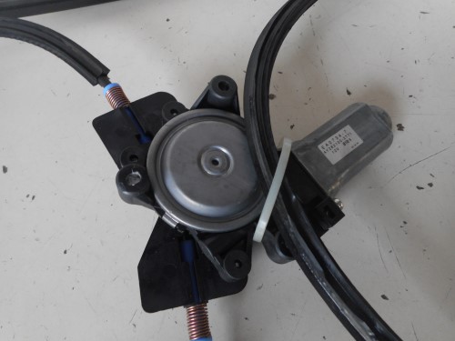 Alzacristallo elettr. porta ant. dx. Alzacristallo elettr. porta ant. dx.