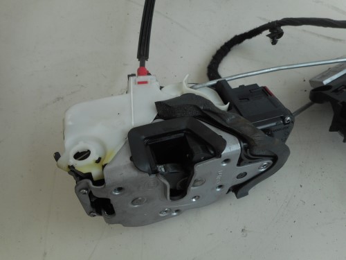 Serratura porta ant.  dx. 