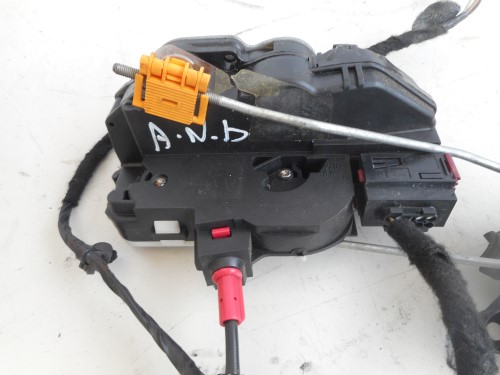 Serratura porta ant.  dx. 