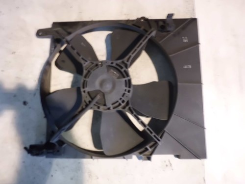 Elettroventola con supporto sx. Elettroventola con supporto sx.