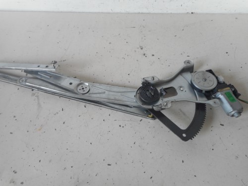 Alzacristallo elettr. porta ant. dx. Alzacristallo elettr. porta ant. dx.