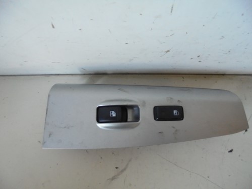 Interruttore alzacristalli porta ant  dx. 