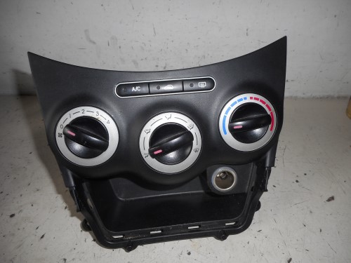 Blocco comando climatizzazione Blocco comando climatizzazione