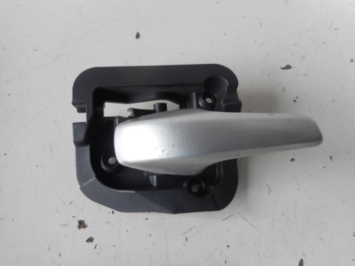 Maniglia int. apertura  porta ant.  dx. 