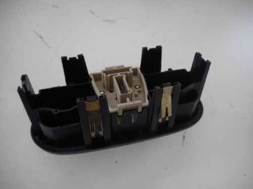 Interruttore regolazione retrovisore est. 