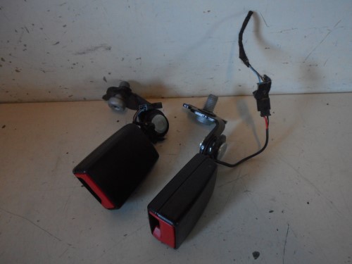 Aggancio cintura di sicurezza ant.  sx.