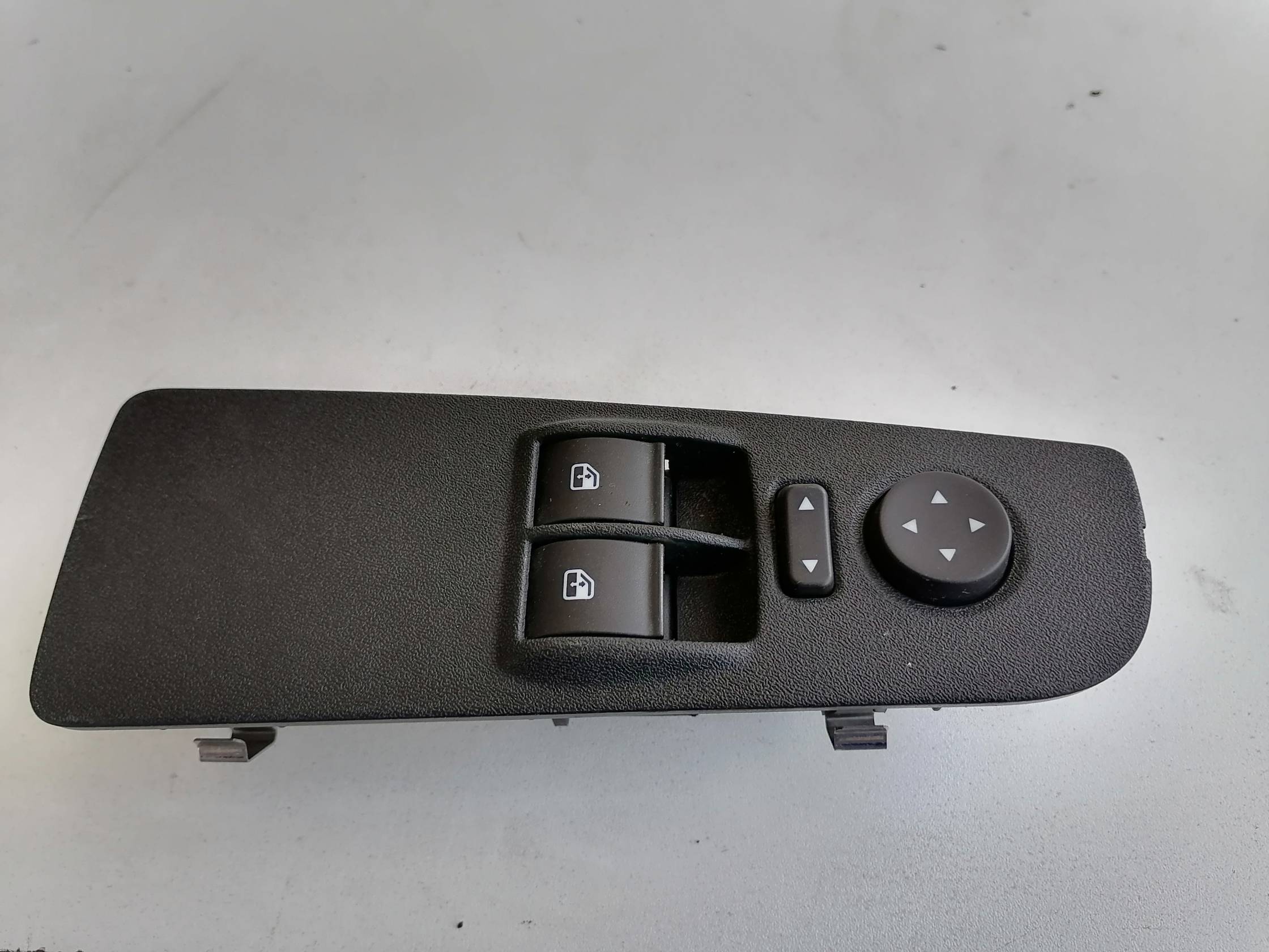 Interruttore alzacristalli porta ant.