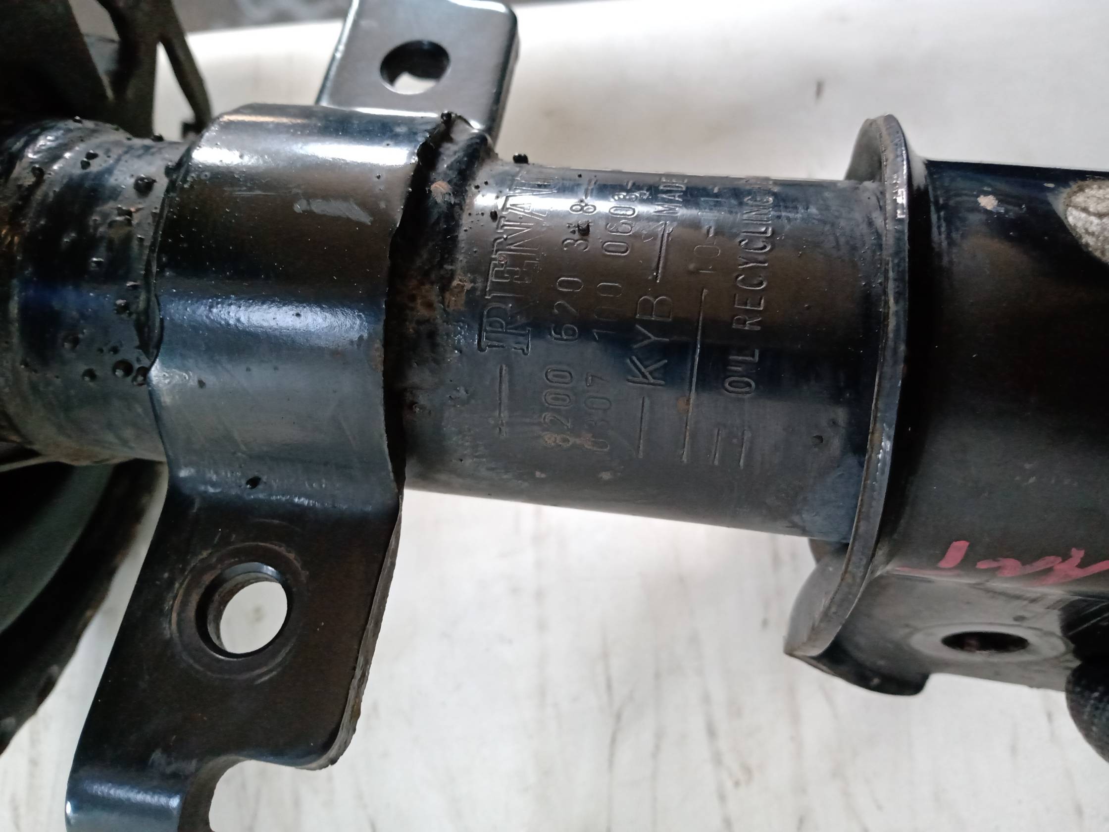 Ammortizzatore anteriore sinistro