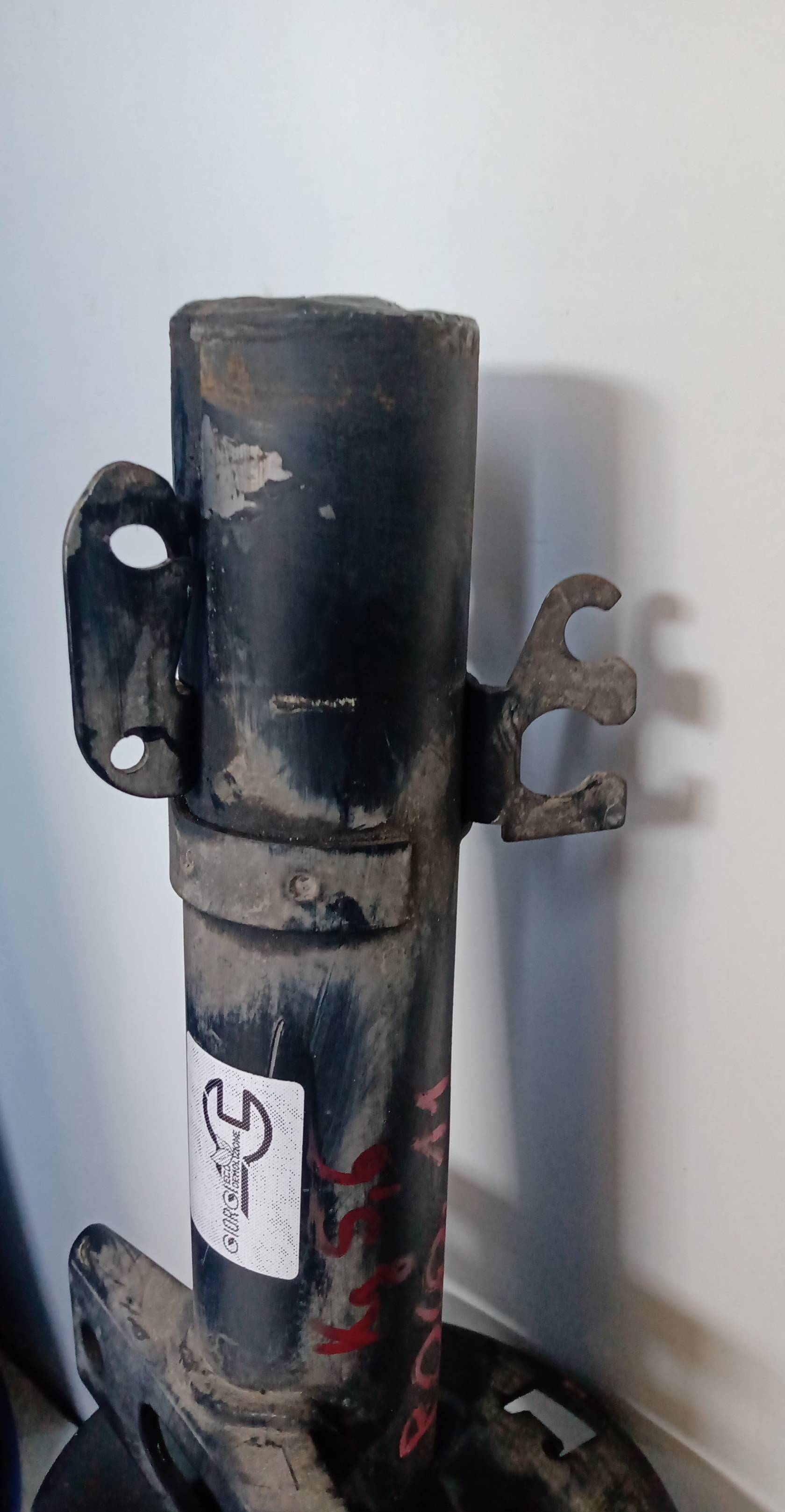 Ammortizzatore anteriore sinistro