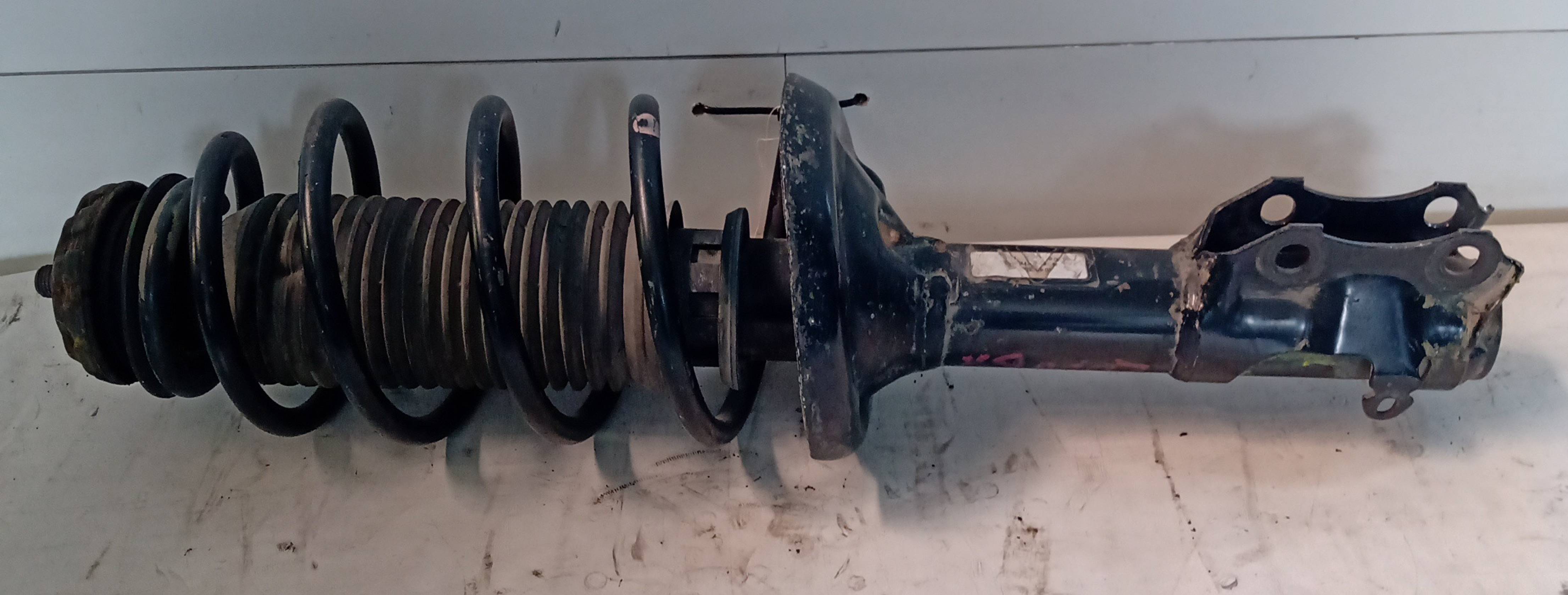 Ammortizzatore anteriore sinistro