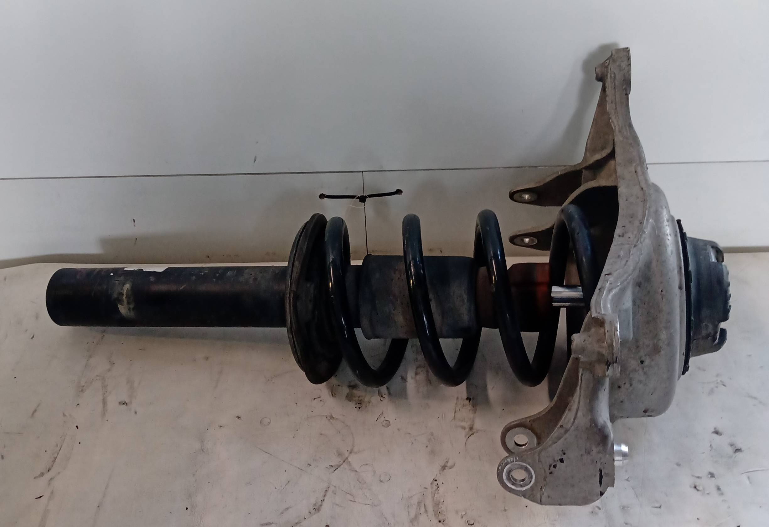 Ammortizzatore anteriore sinistro