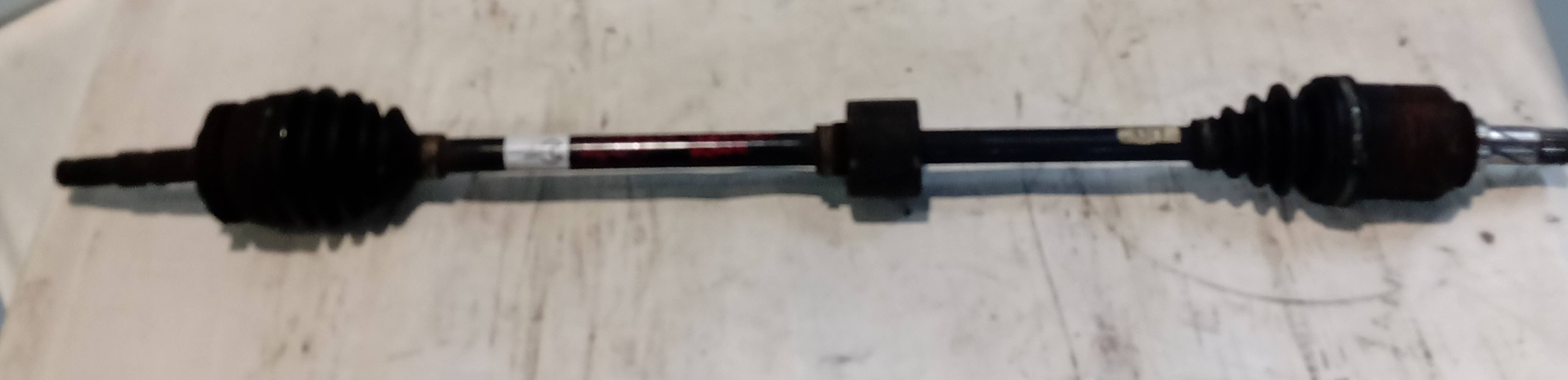 Semiasse anteriore destro Semiasse anteriore destro