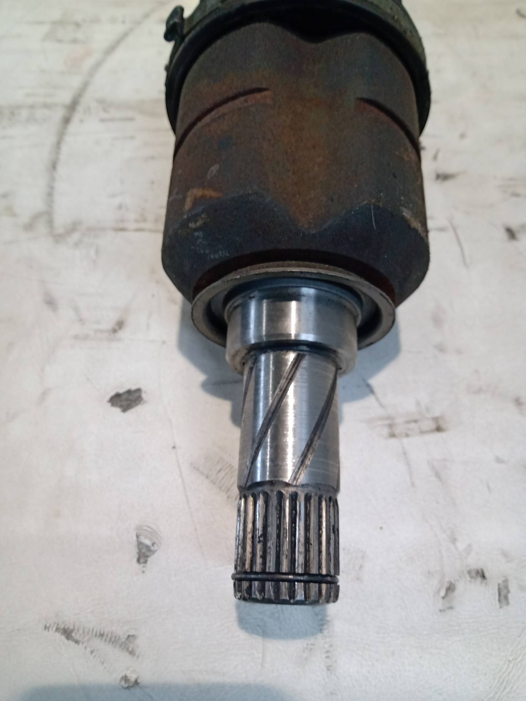 Semiasse anteriore destro Semiasse anteriore destro