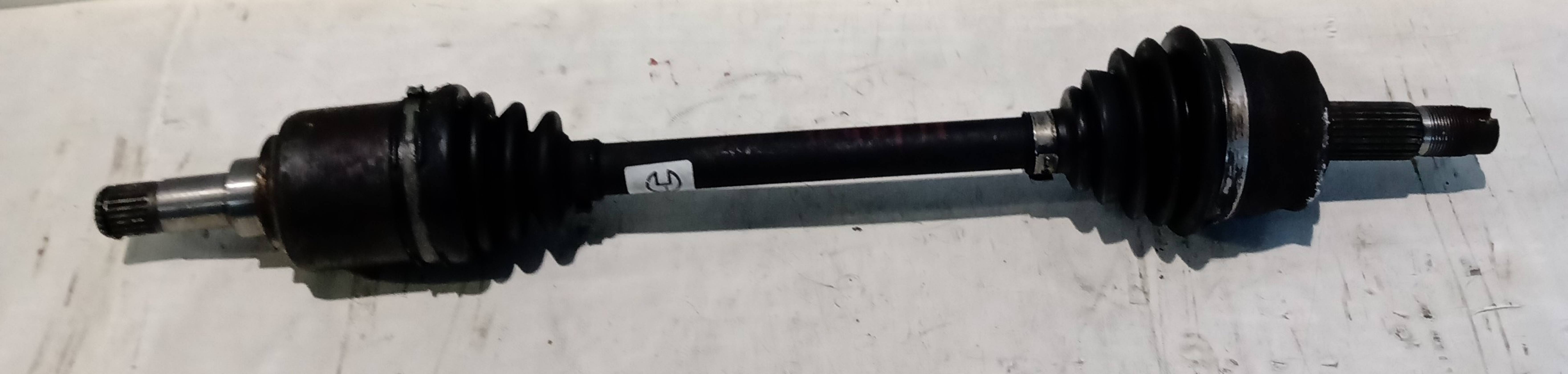 Semiasse anteriore sinistro Semiasse anteriore sinistro