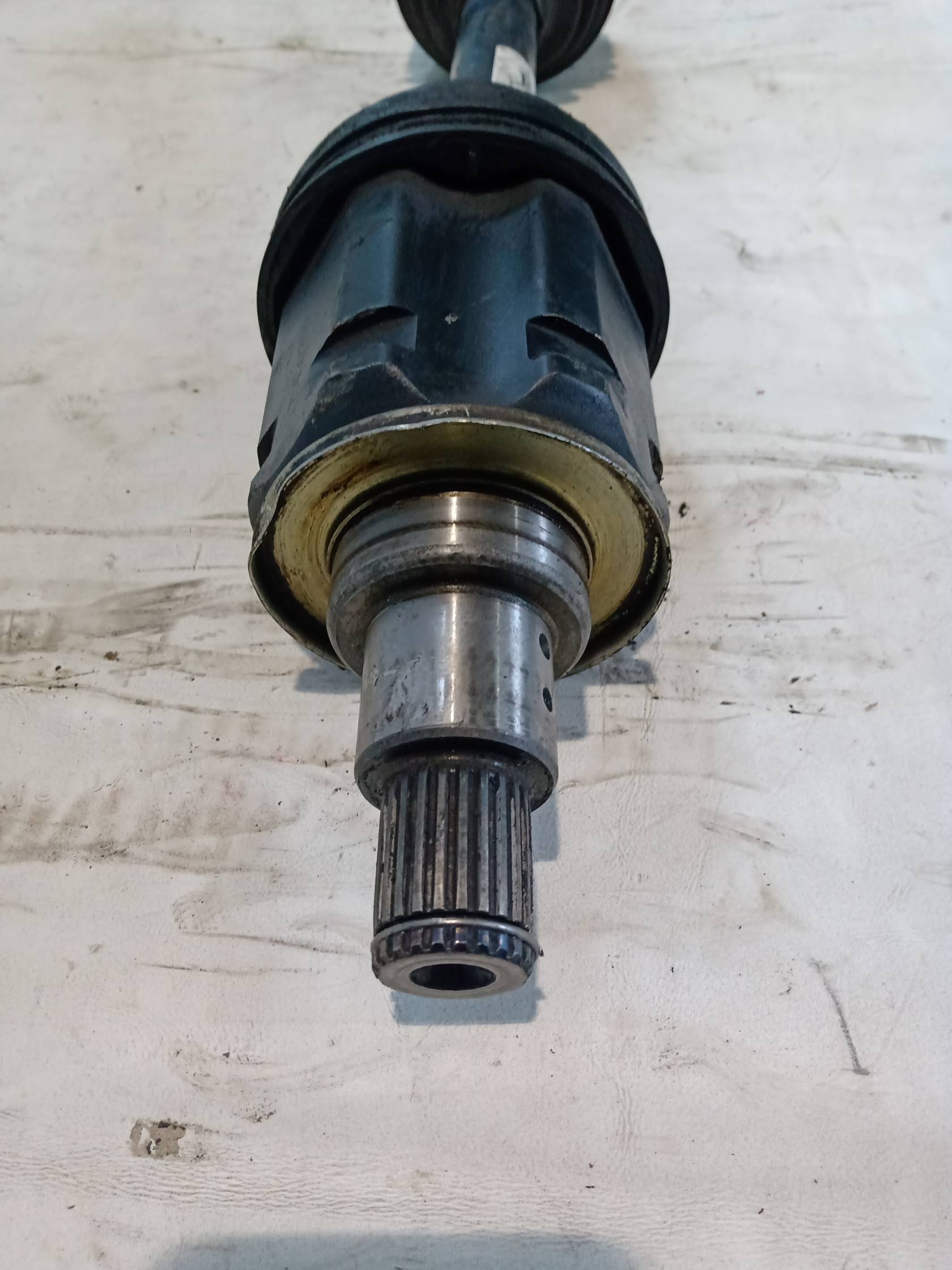 Semiasse anteriore sinistro Semiasse anteriore sinistro