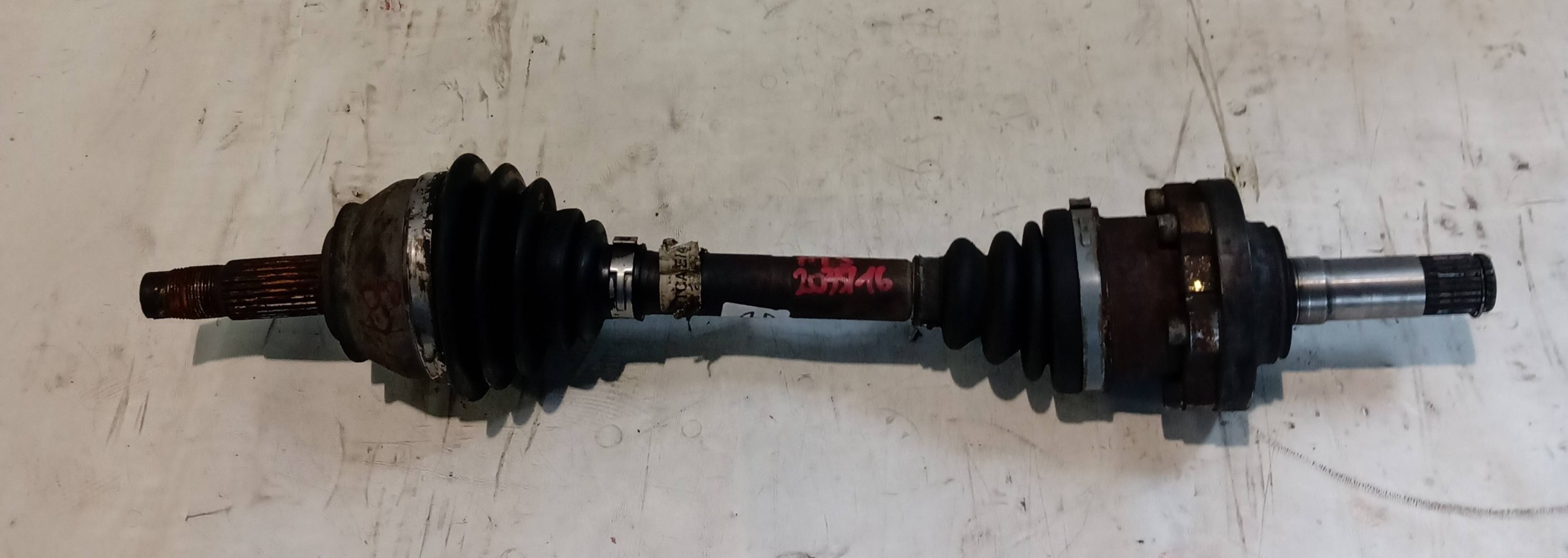 Semiasse anteriore sinistro Semiasse anteriore sinistro