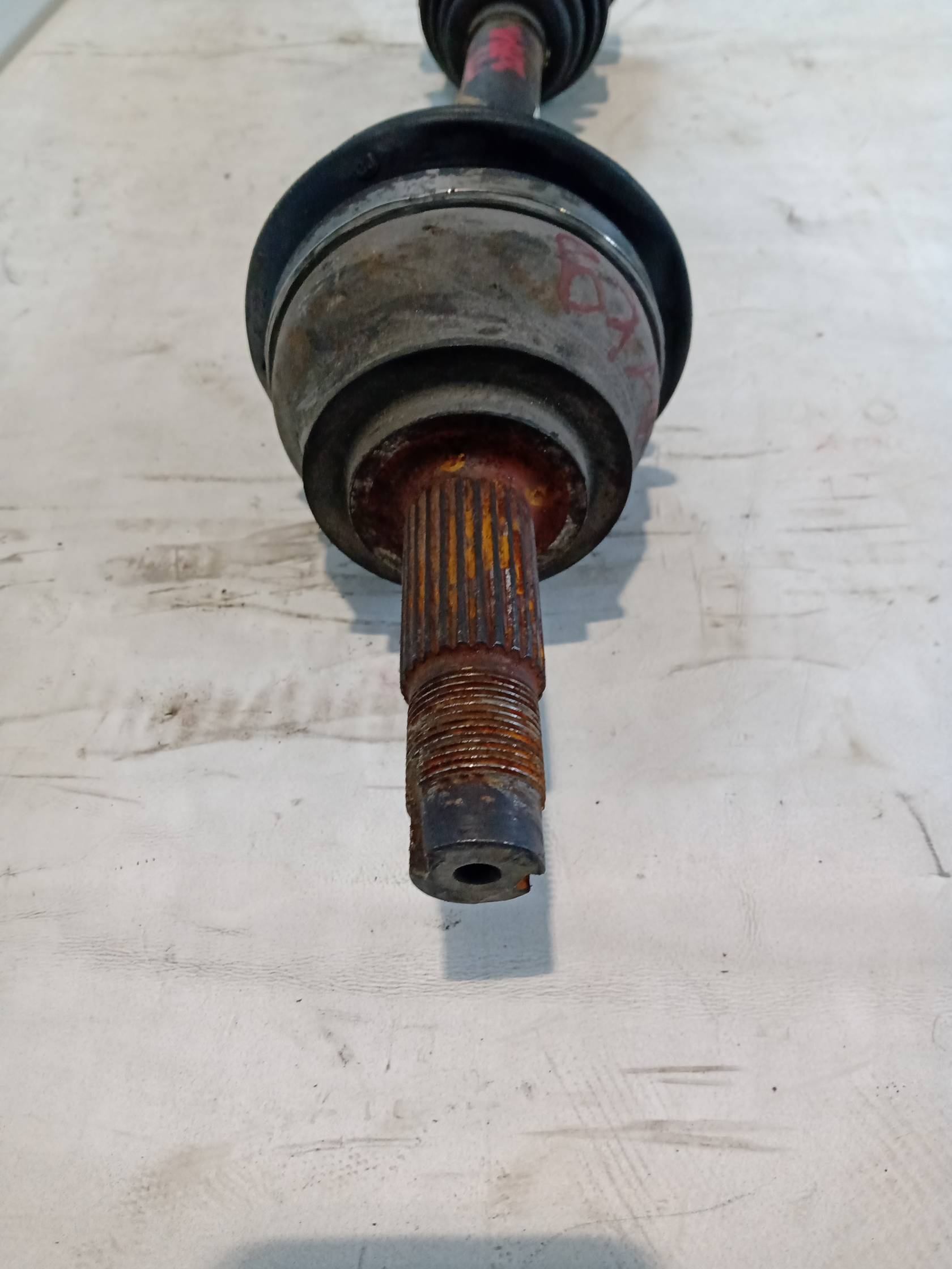 Semiasse anteriore sinistro Semiasse anteriore sinistro