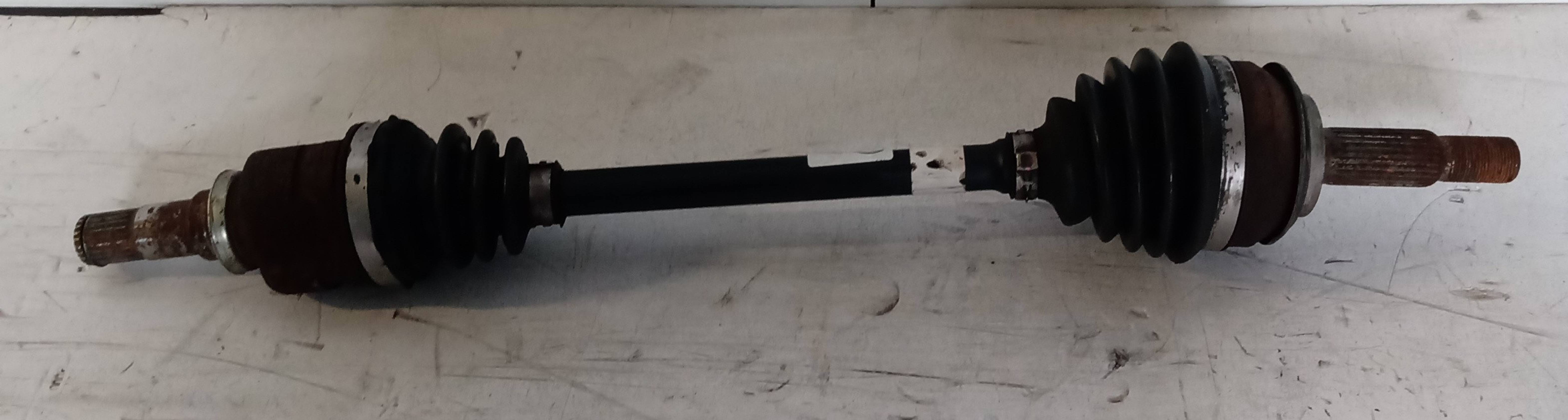 Semiasse anteriore sinistro Semiasse anteriore sinistro