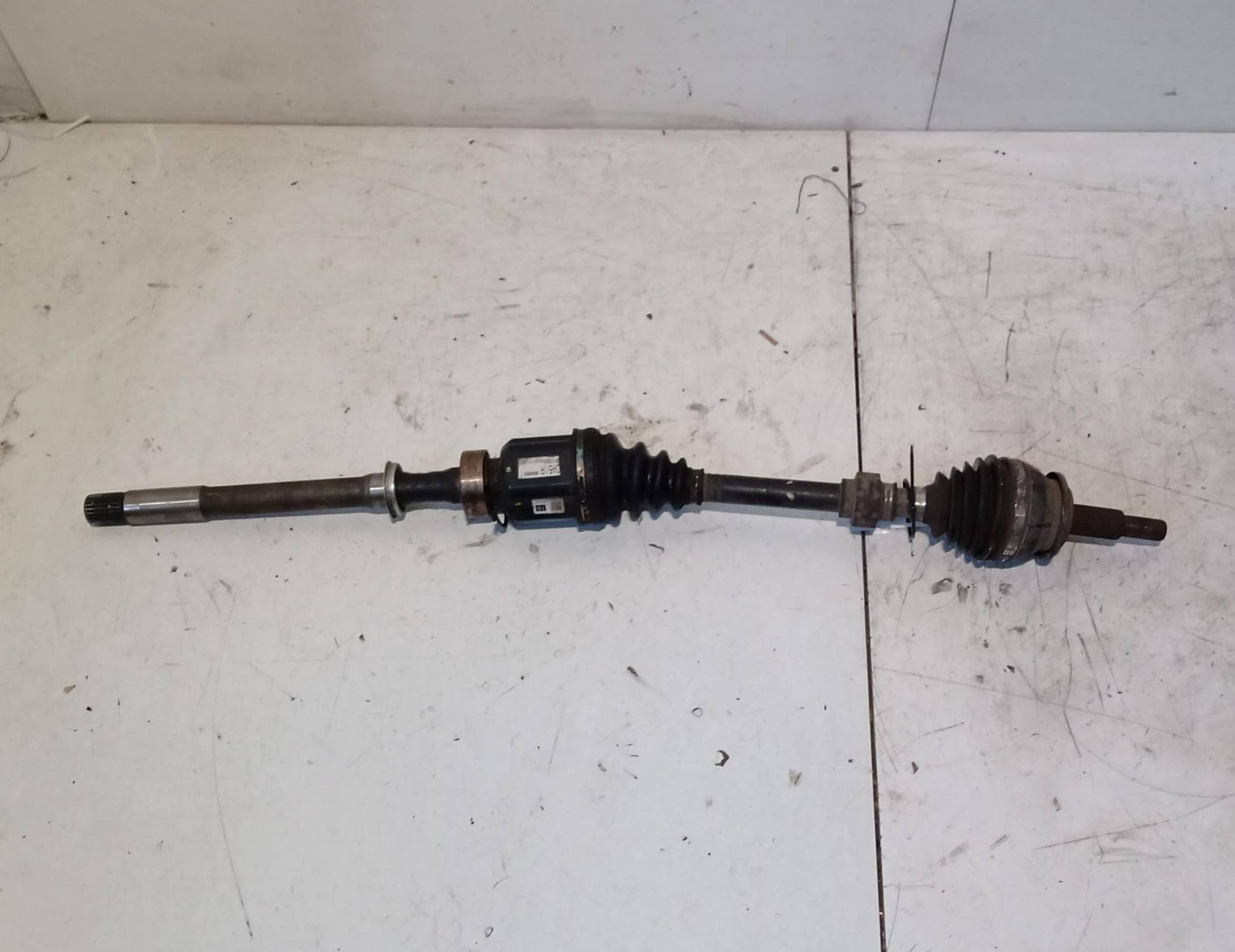 Semiasse anteriore destro