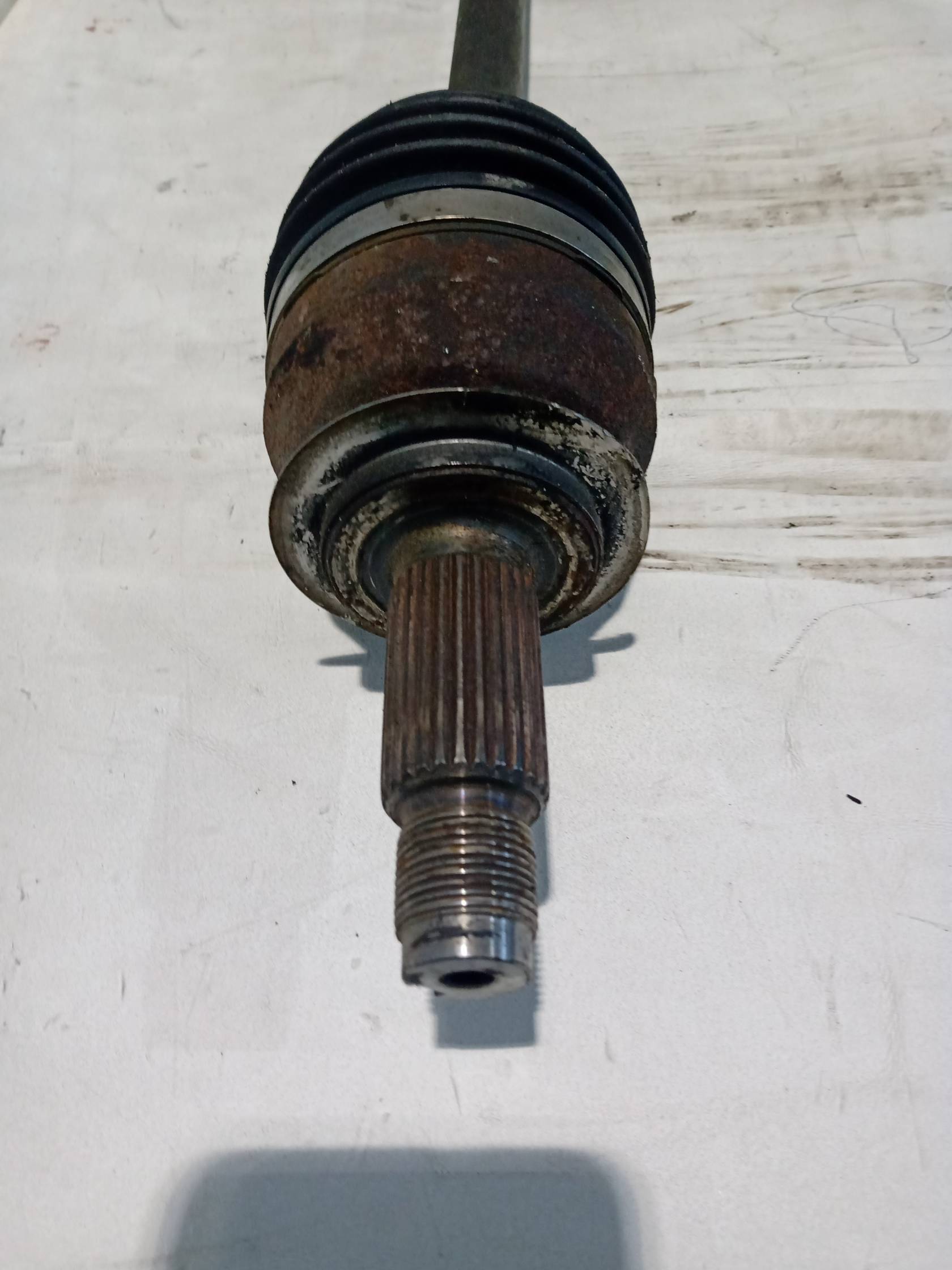 Semiasse anteriore sinistro