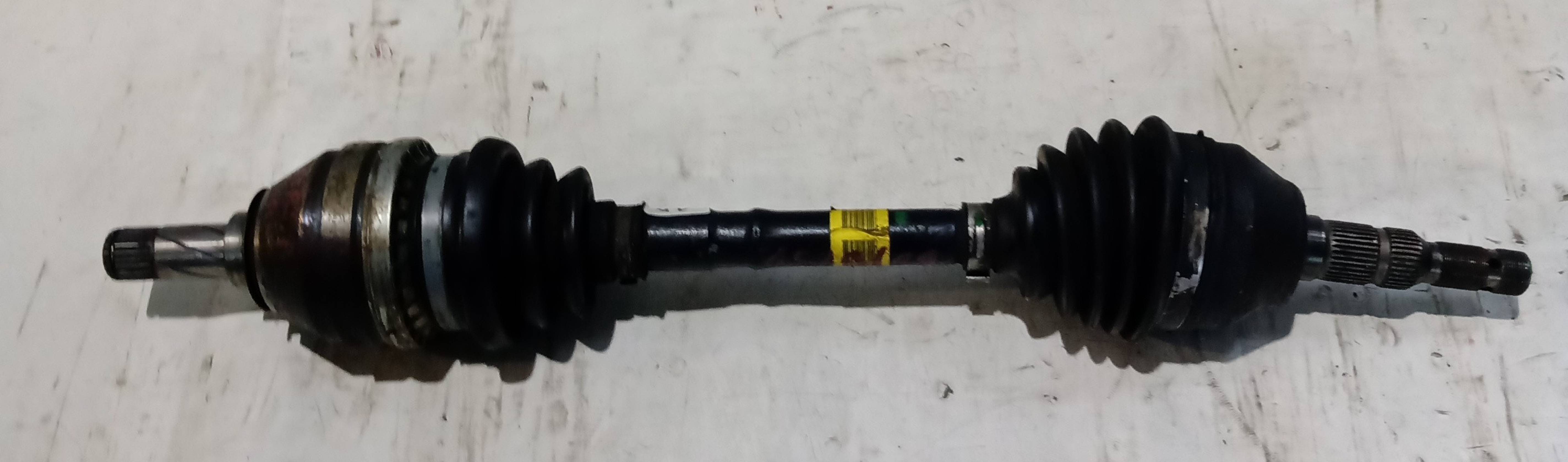 Semiasse anteriore sinistro Semiasse anteriore sinistro