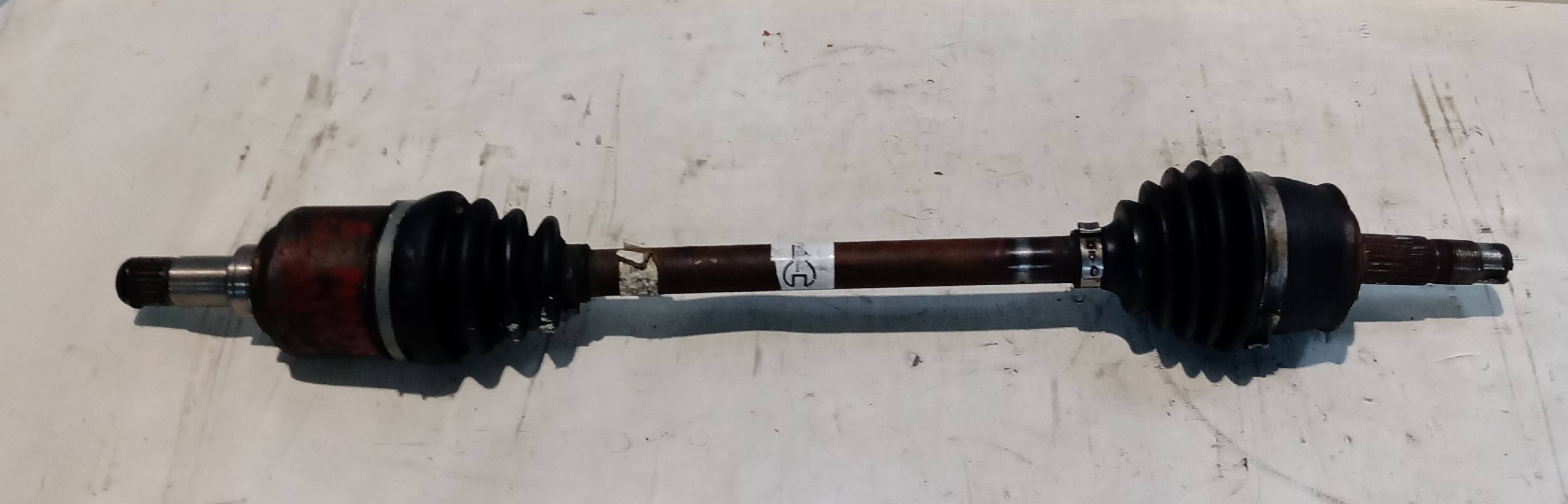 Semiasse anteriore sinistro Semiasse anteriore sinistro