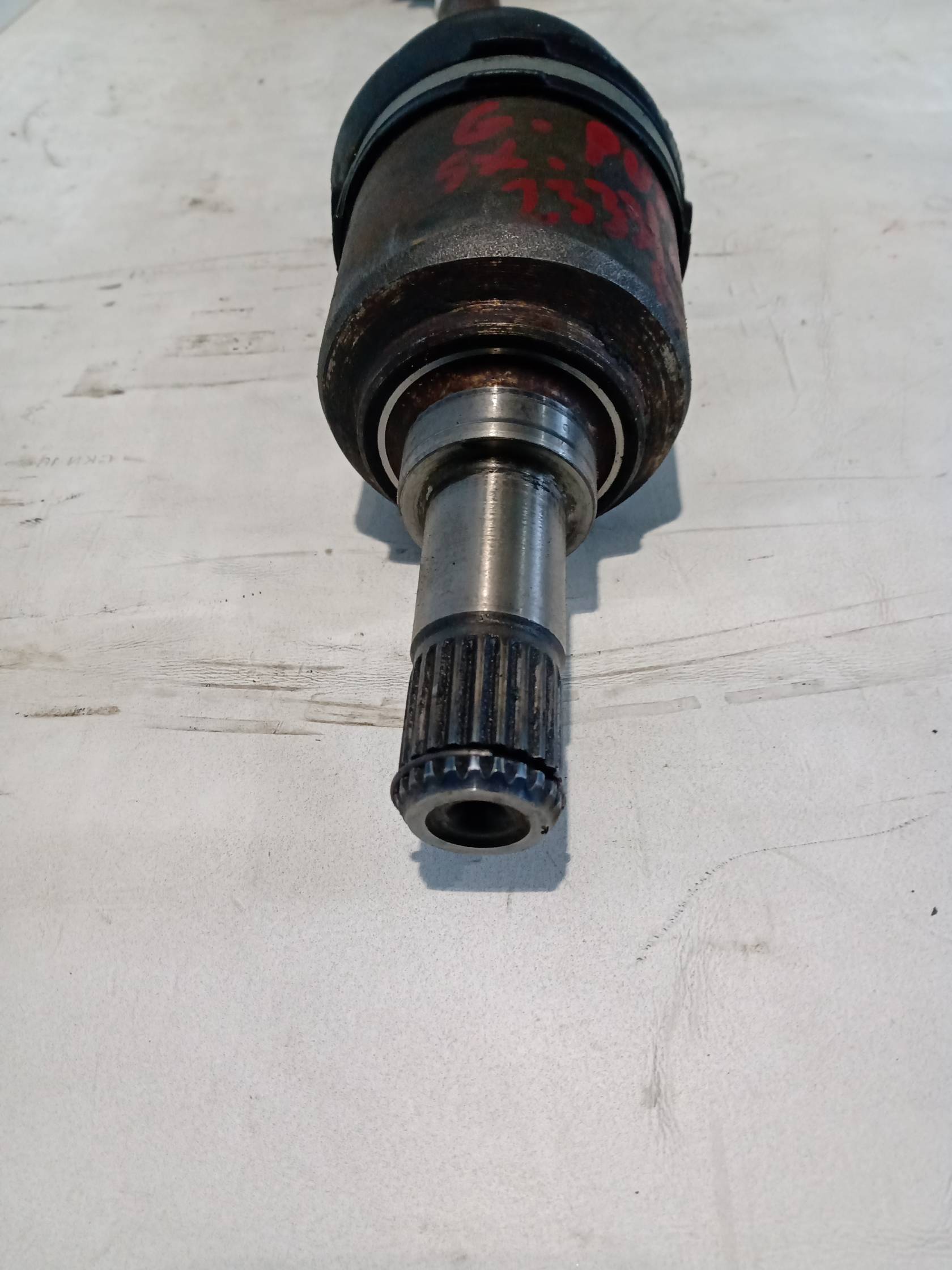 Semiasse anteriore sinistro Semiasse anteriore sinistro