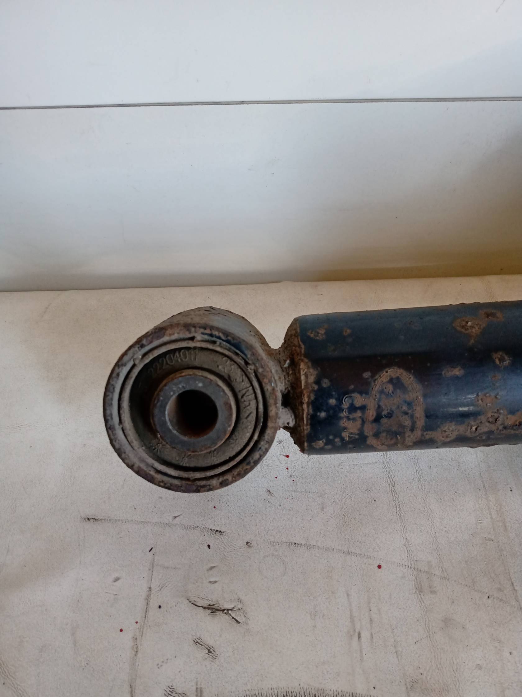 Ammortizzatore posteriore sinistro