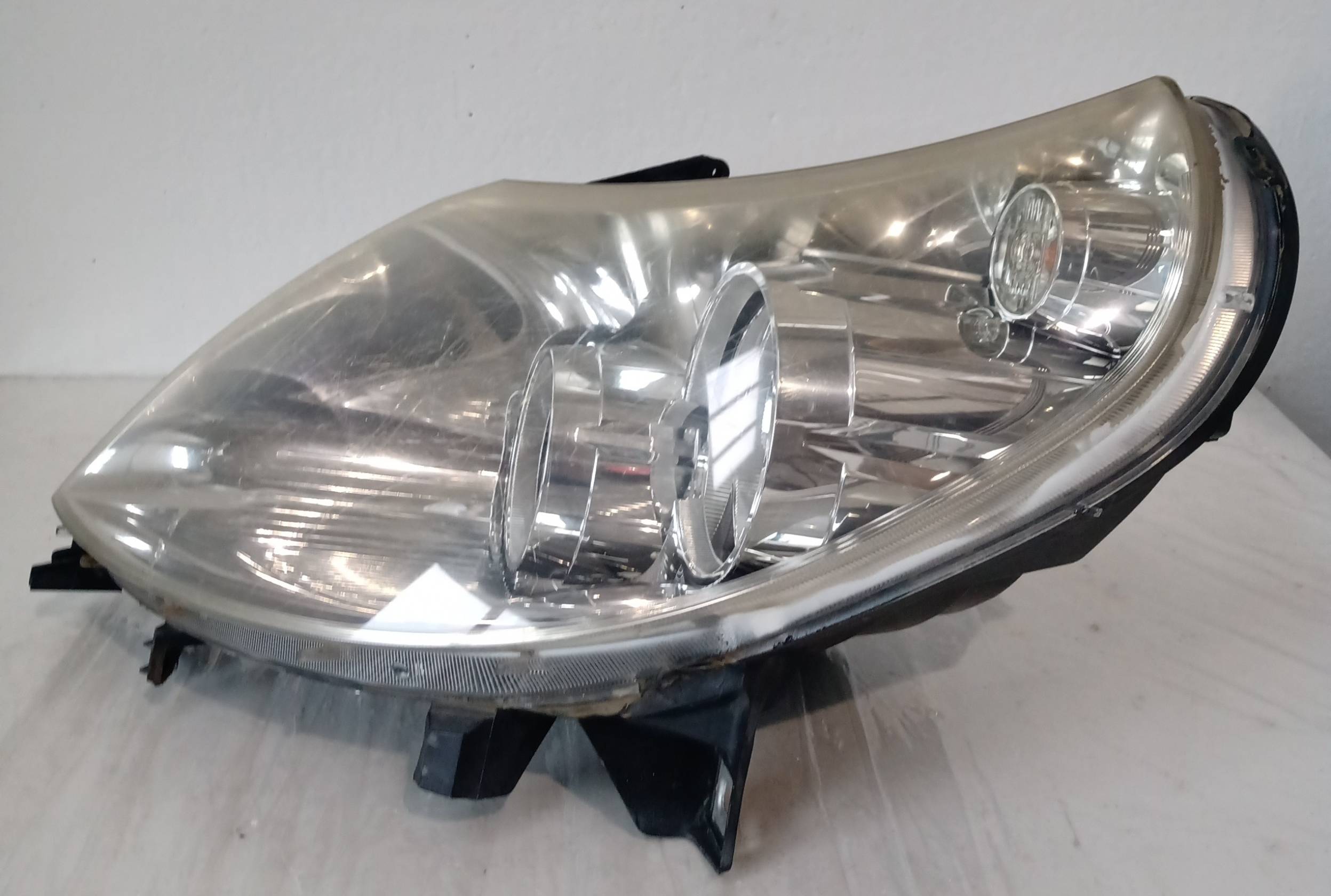 Fanale anteriore sinistro