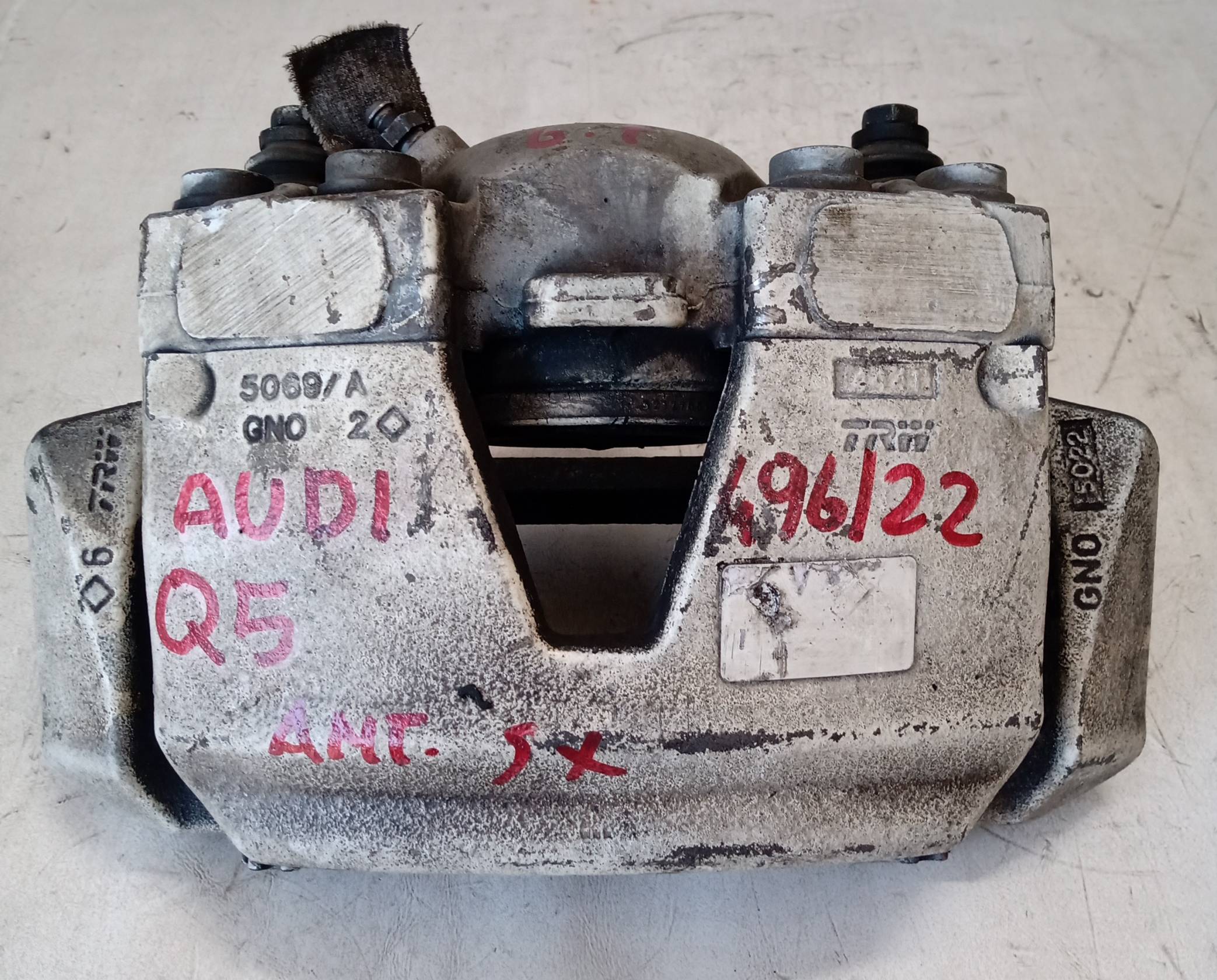 Pinza freno anteriore sinistra