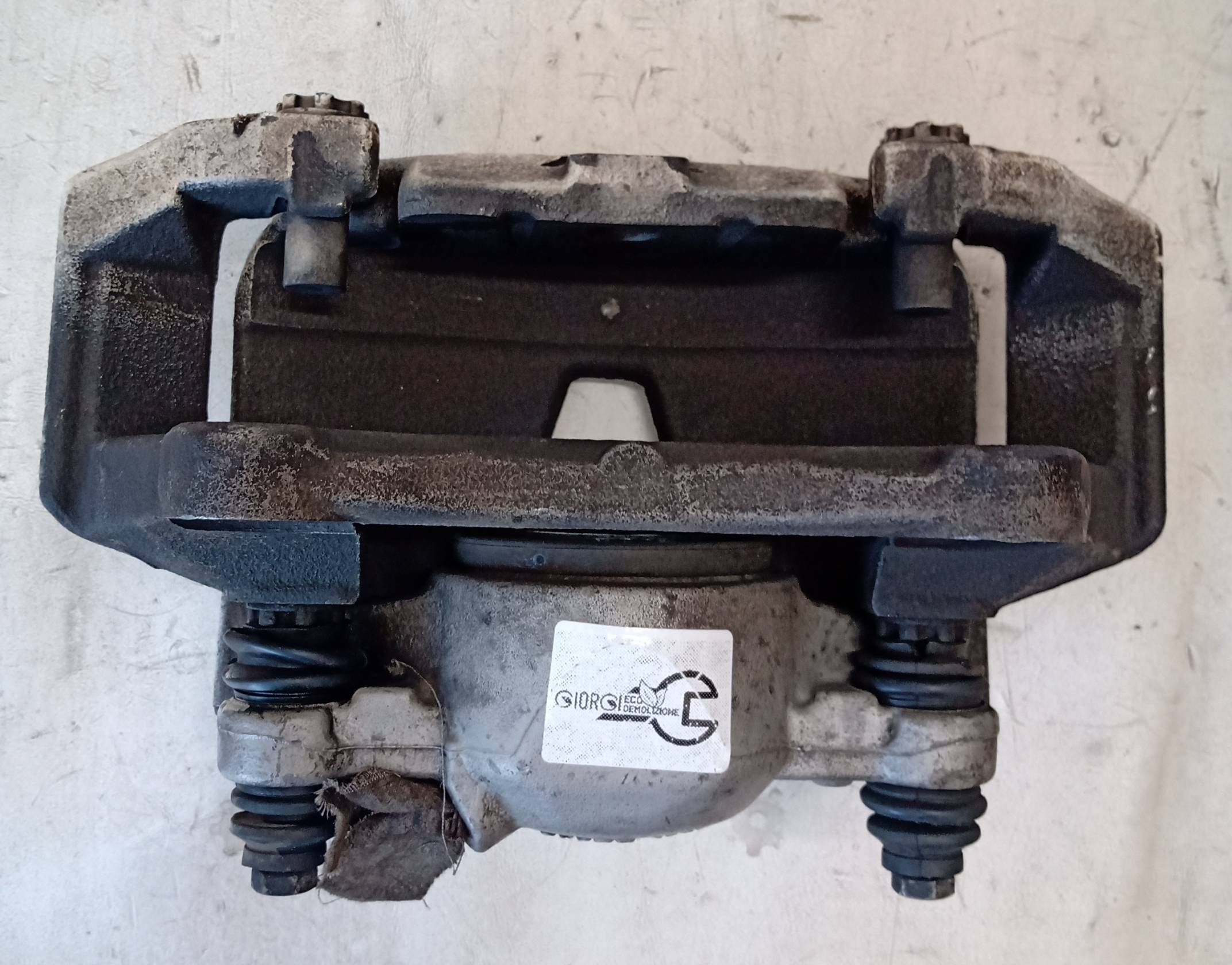 Pinza freno anteriore sinistra