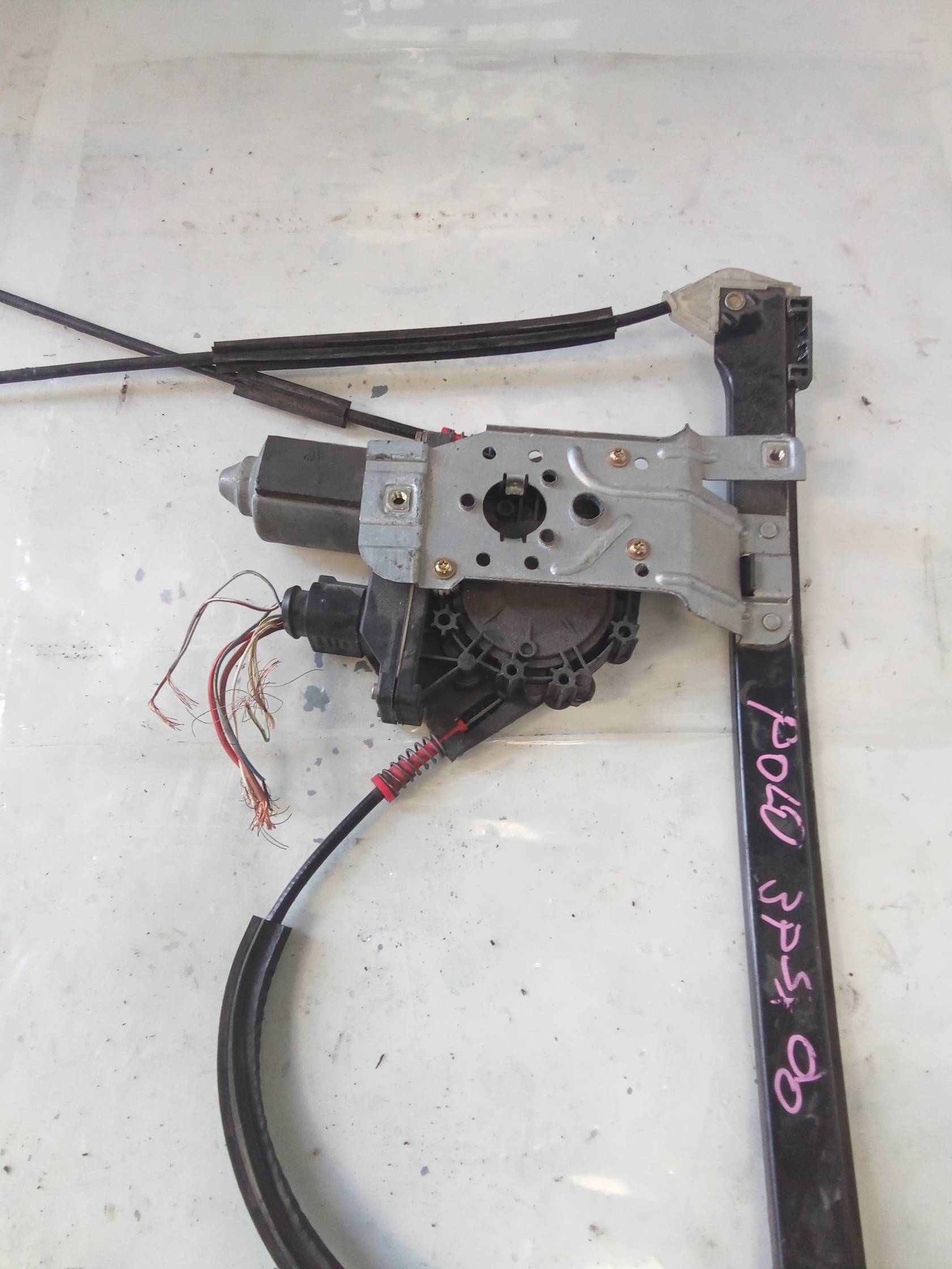 Alzacristallo elettr. porta ant. sx.