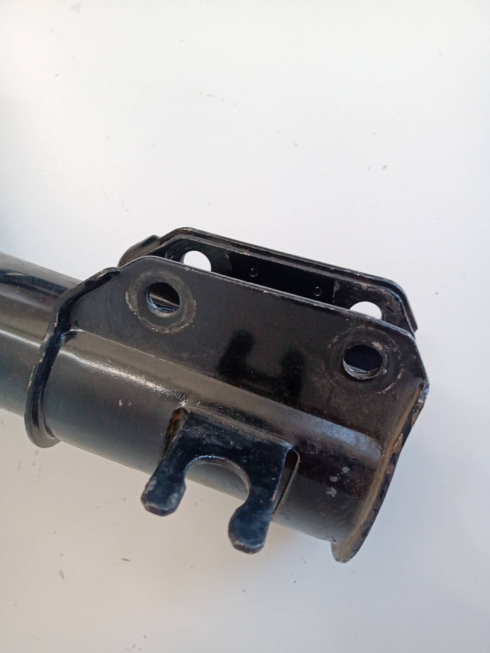 Ammortizzatore anteriore sinistro