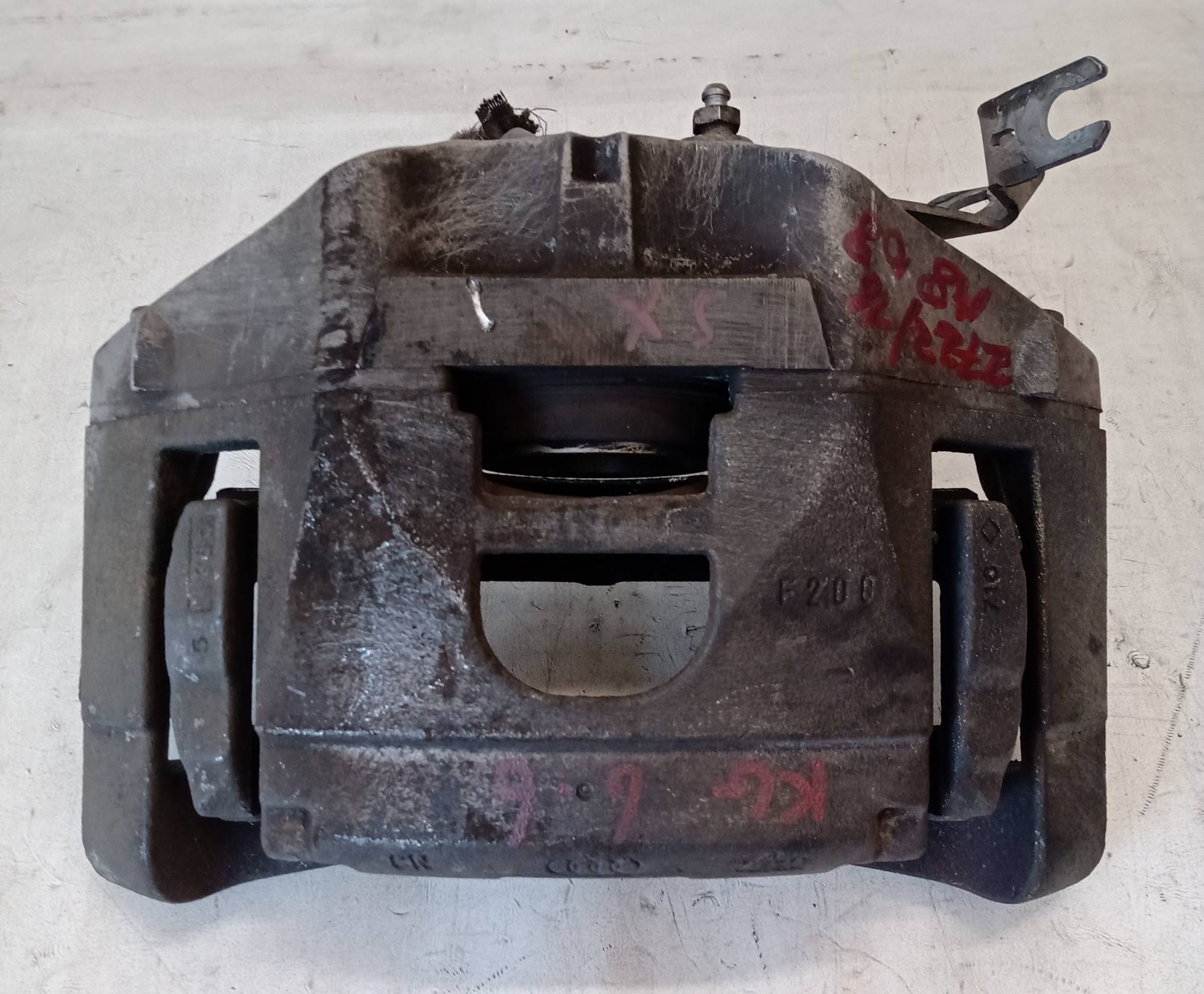 Pinza freno anteriore sinistro