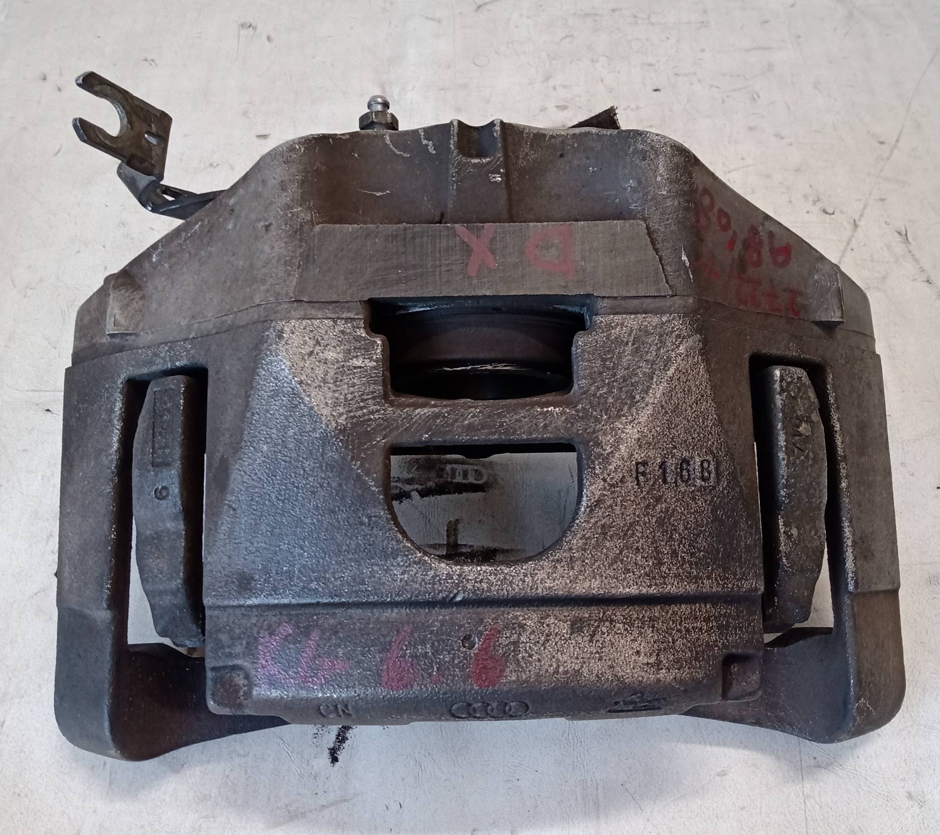 Pinza freno anteriore destra