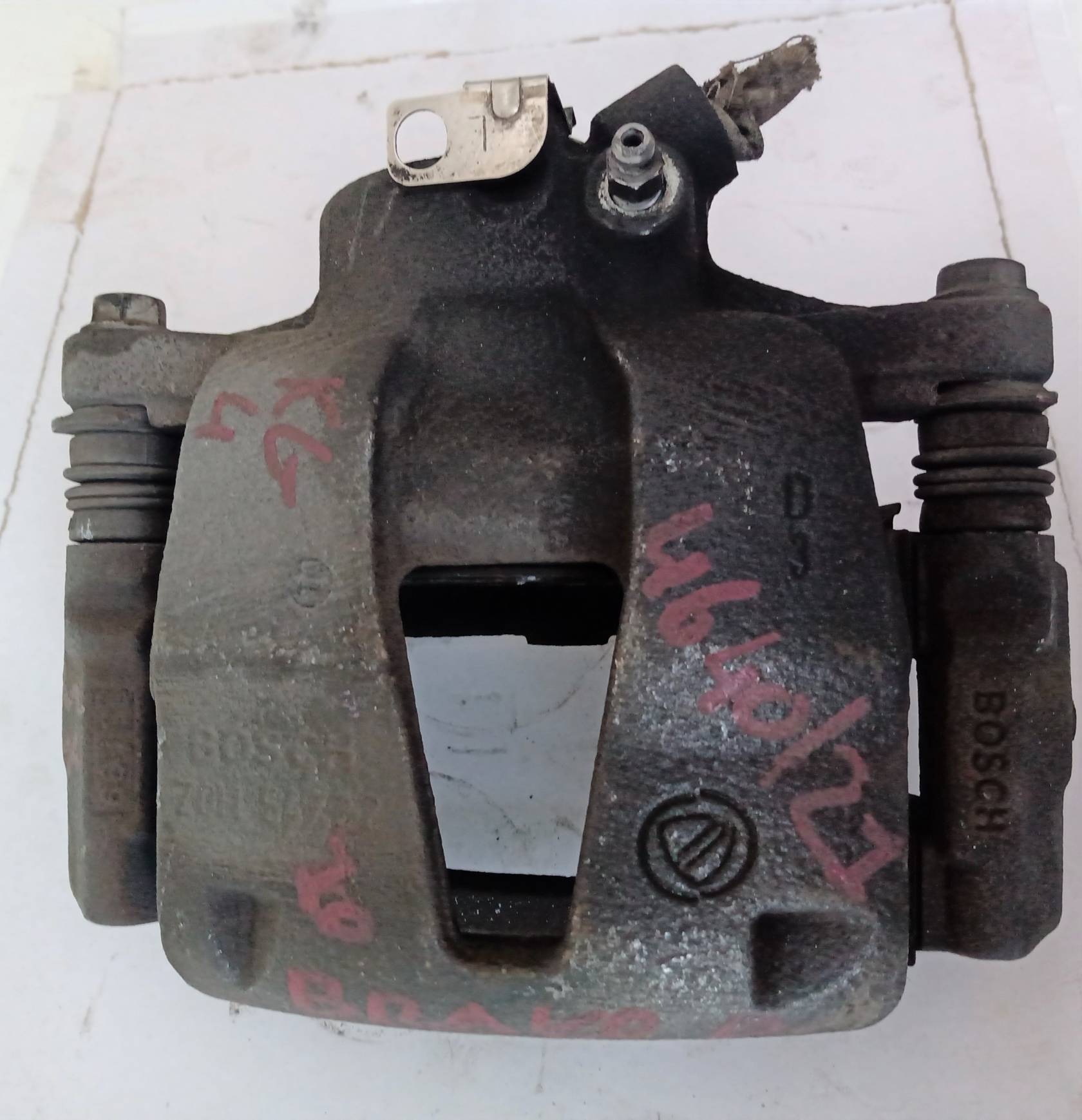 Pinza freno anteriore sinistra