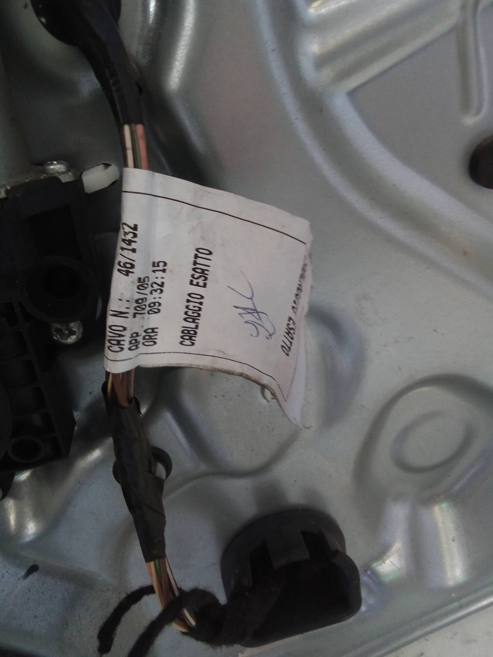 Alzacristallo elettr. porta post. con motorino sx.