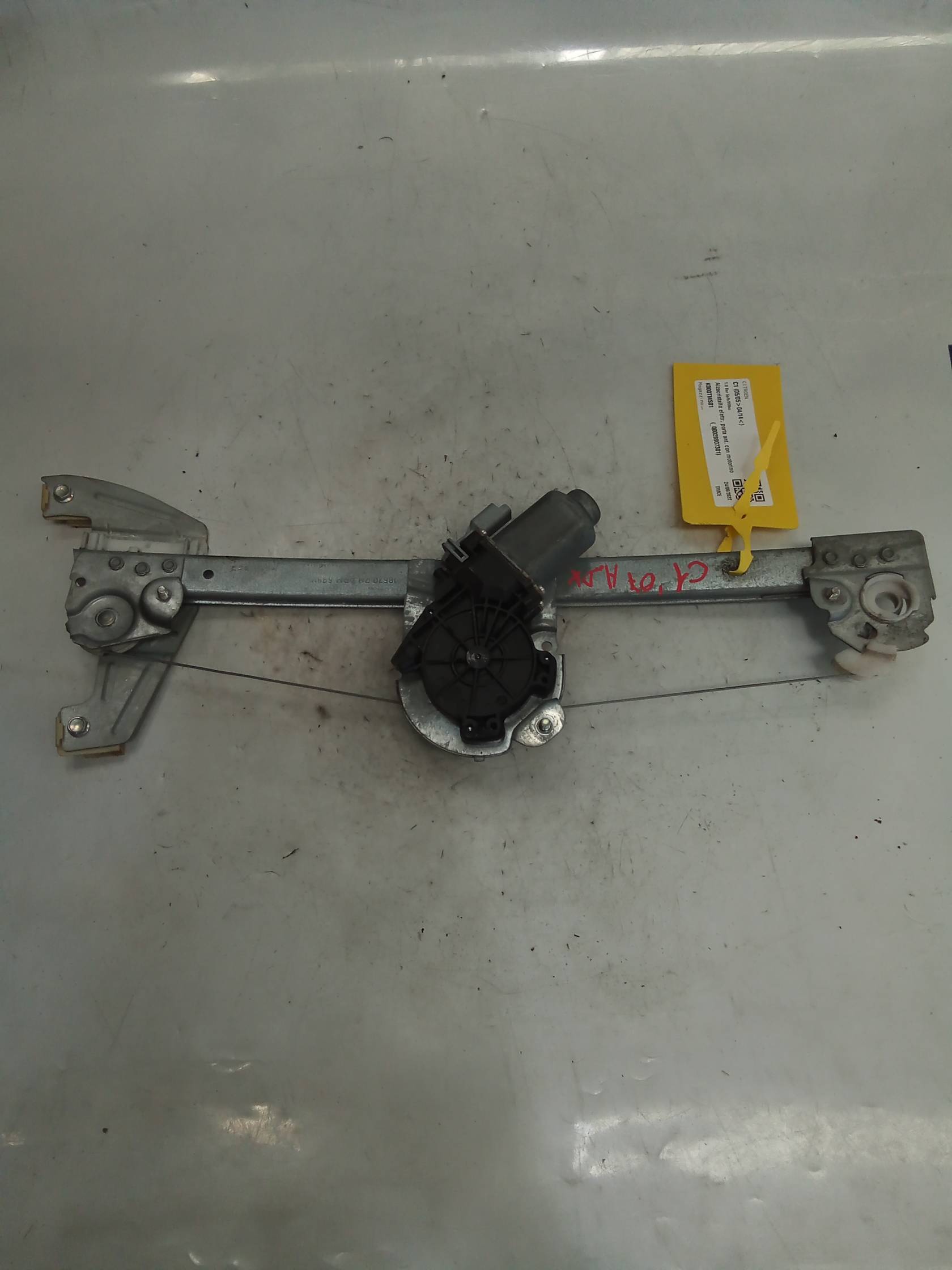 Alzacristallo elettr. porta ant. con motorino Alzacristallo elettr. porta ant. con motorino