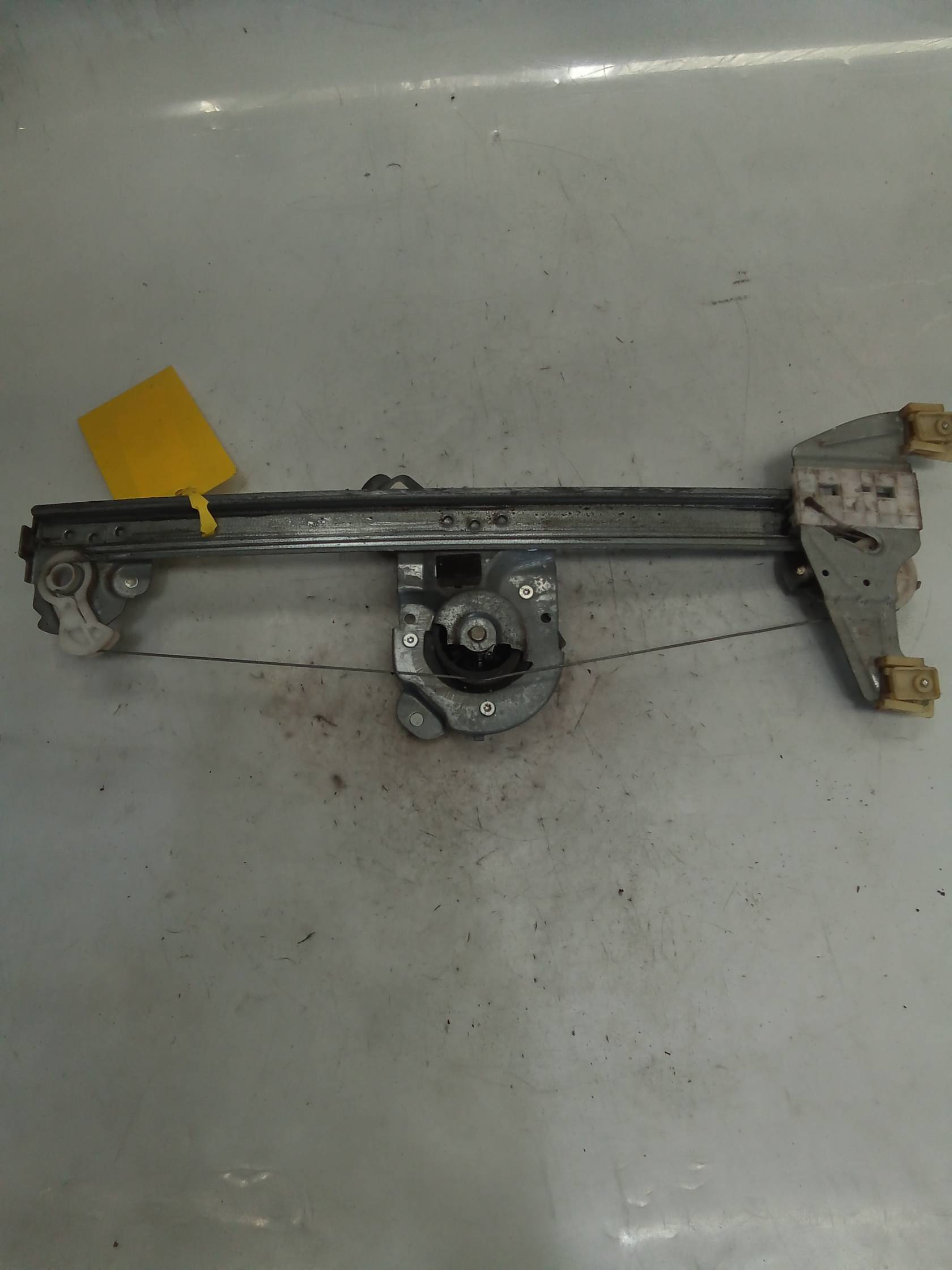 Alzacristallo elettr. porta ant. con motorino Alzacristallo elettr. porta ant. con motorino