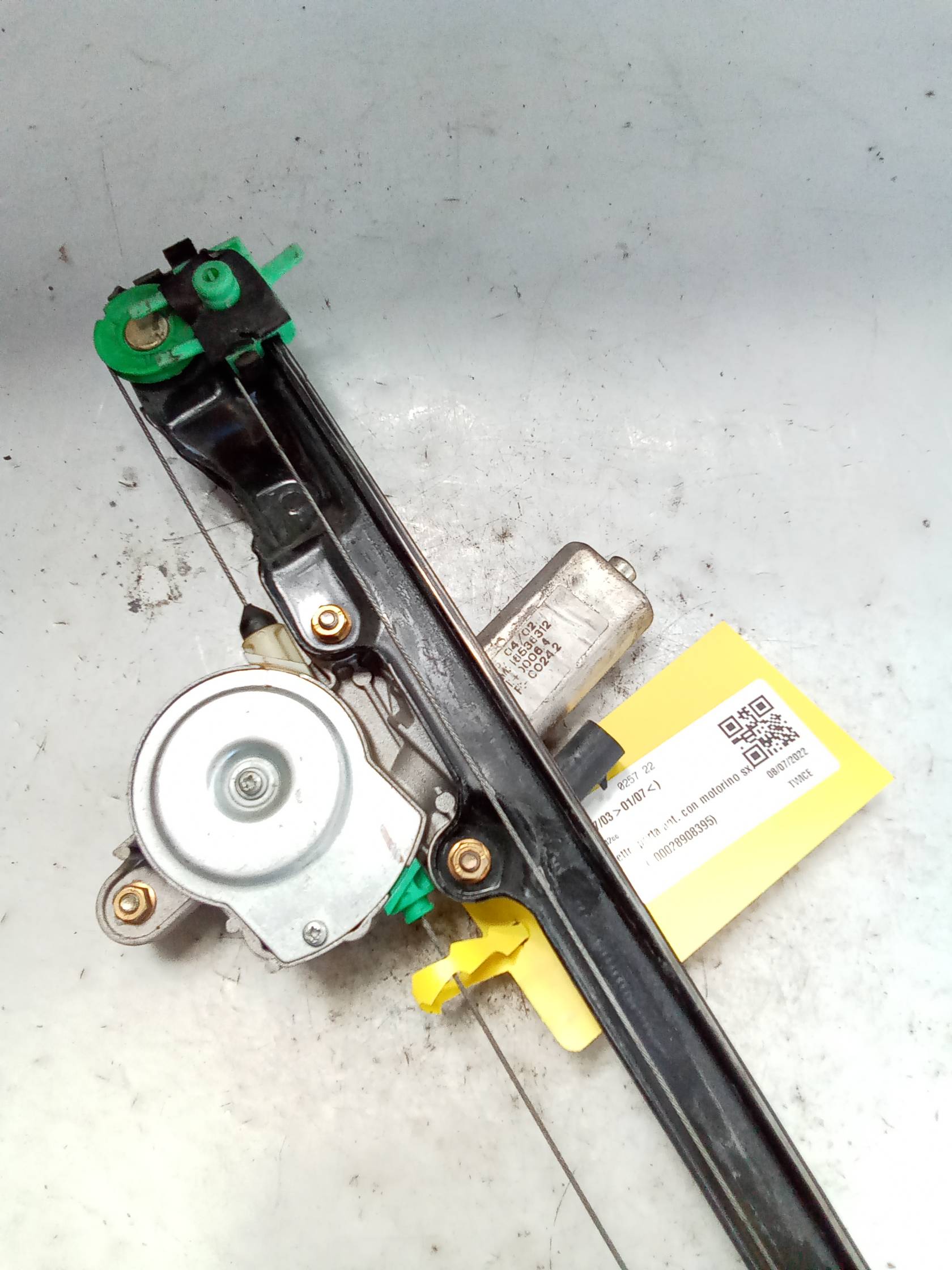 Alzacristallo elettr. porta ant. con motorino sx. Alzacristallo elettr. porta ant. con motorino sx.