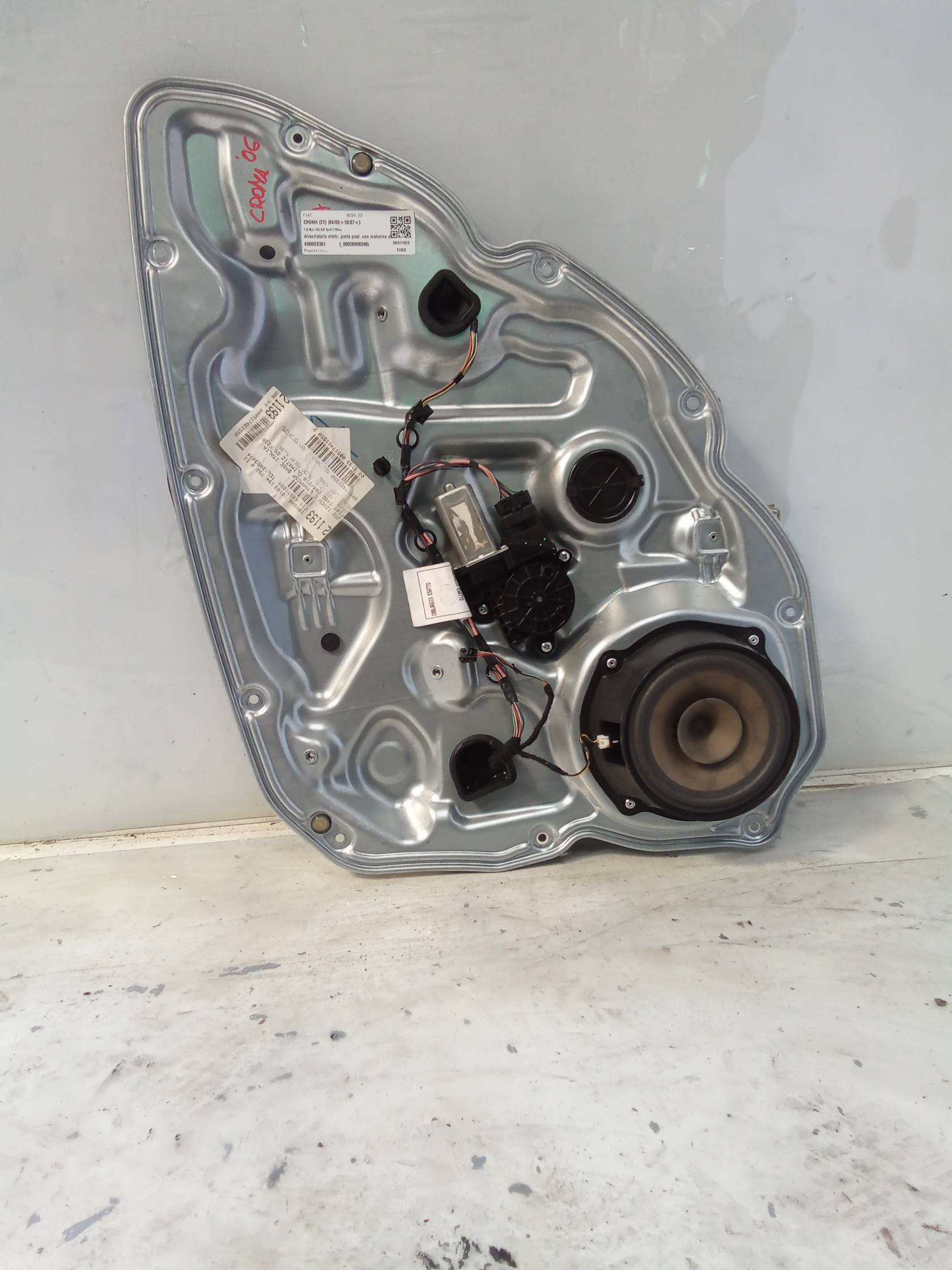 Alzacristallo elettr. porta post. con motorino dx.