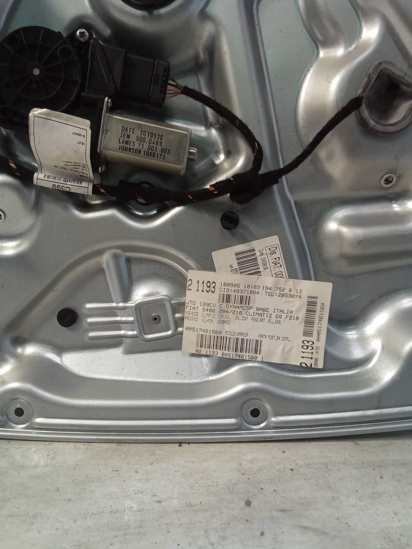 Alzacristallo elettr. porta post. con motorino sx.