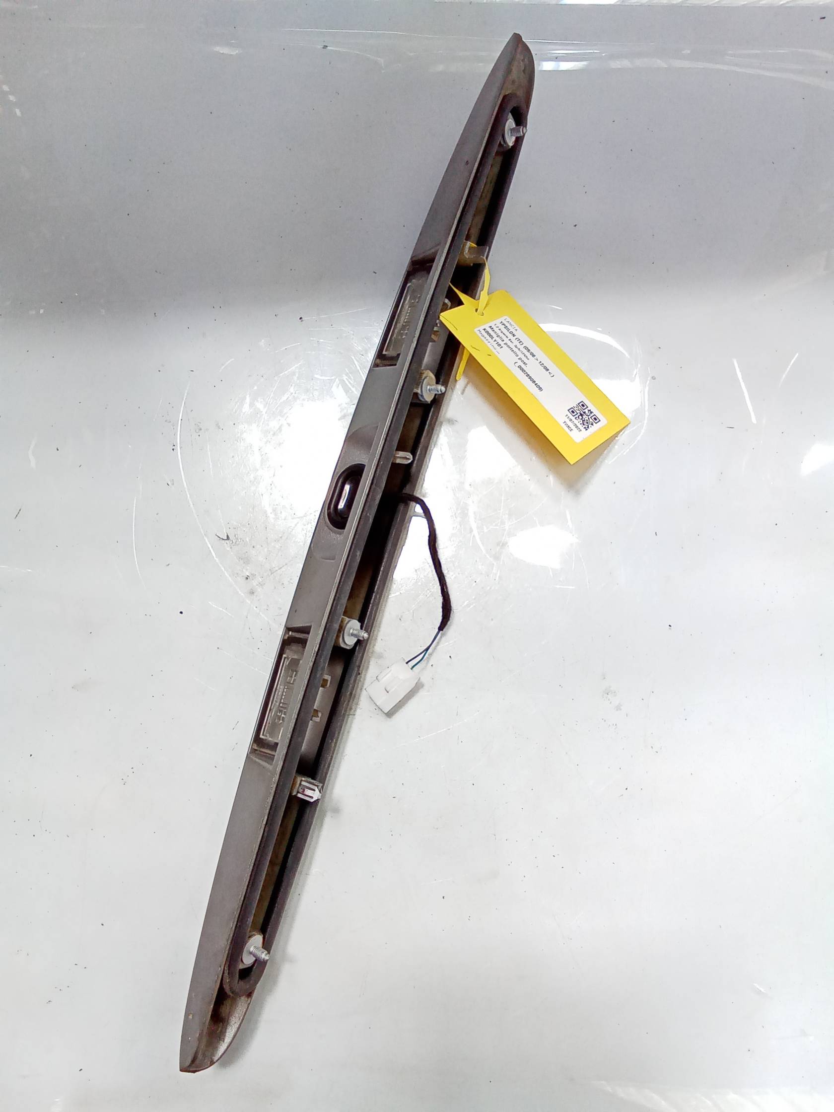 Maniglia portello post. Maniglia portello post.