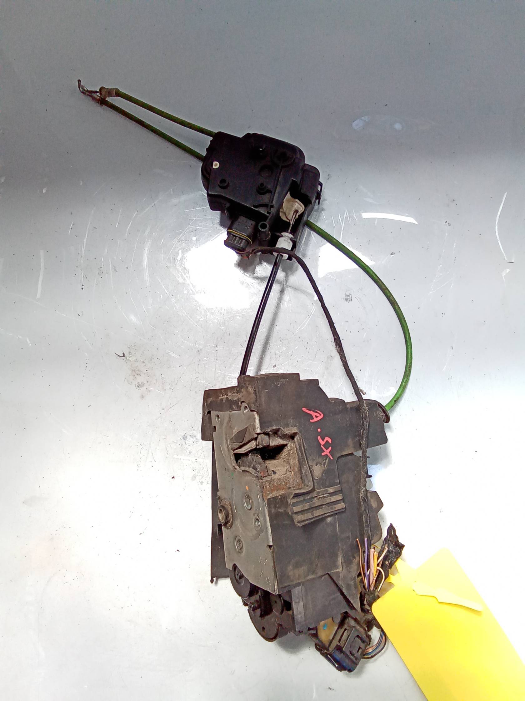 Serratura chiusura c.zta porta ant. sx. Serratura chiusura c.zta porta ant. sx.