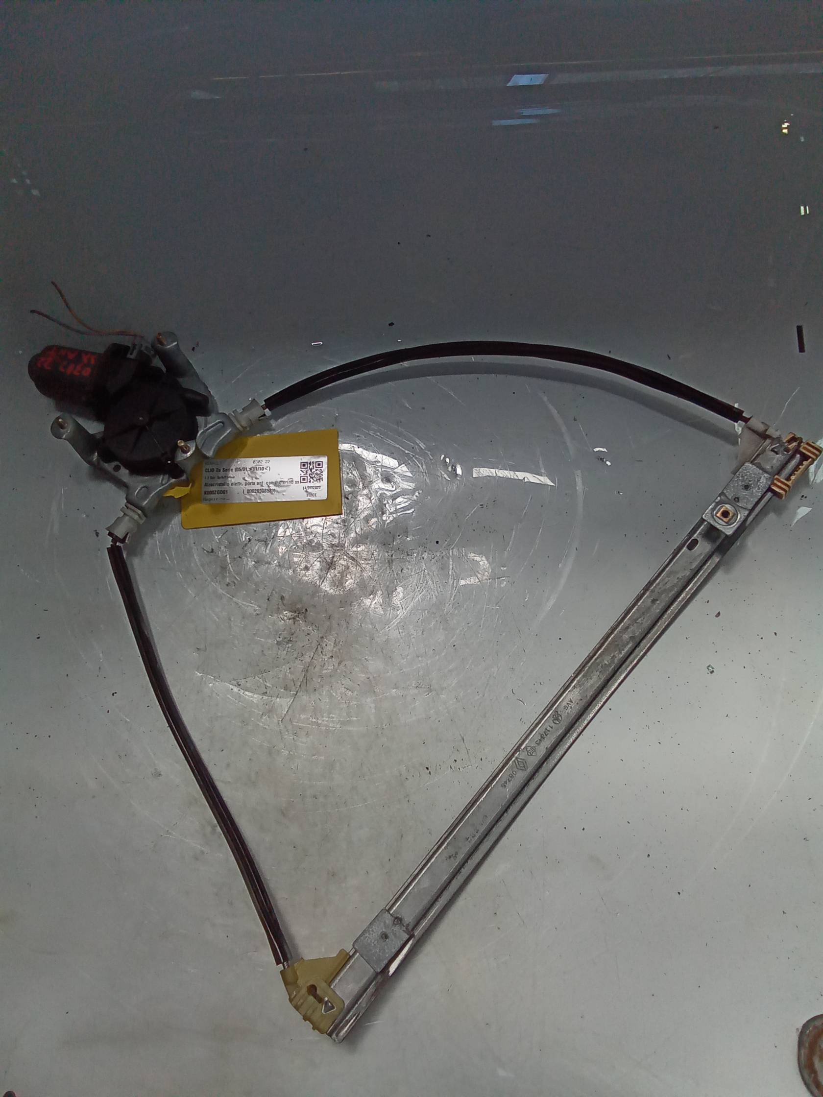 Alzacristallo elettr. porta ant. con motorino sx. Alzacristallo elettr. porta ant. con motorino sx.