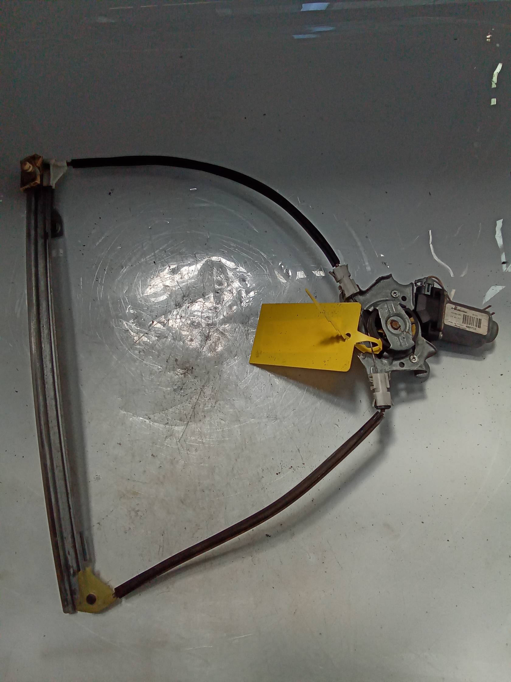 Alzacristallo elettr. porta ant. con motorino sx. Alzacristallo elettr. porta ant. con motorino sx.