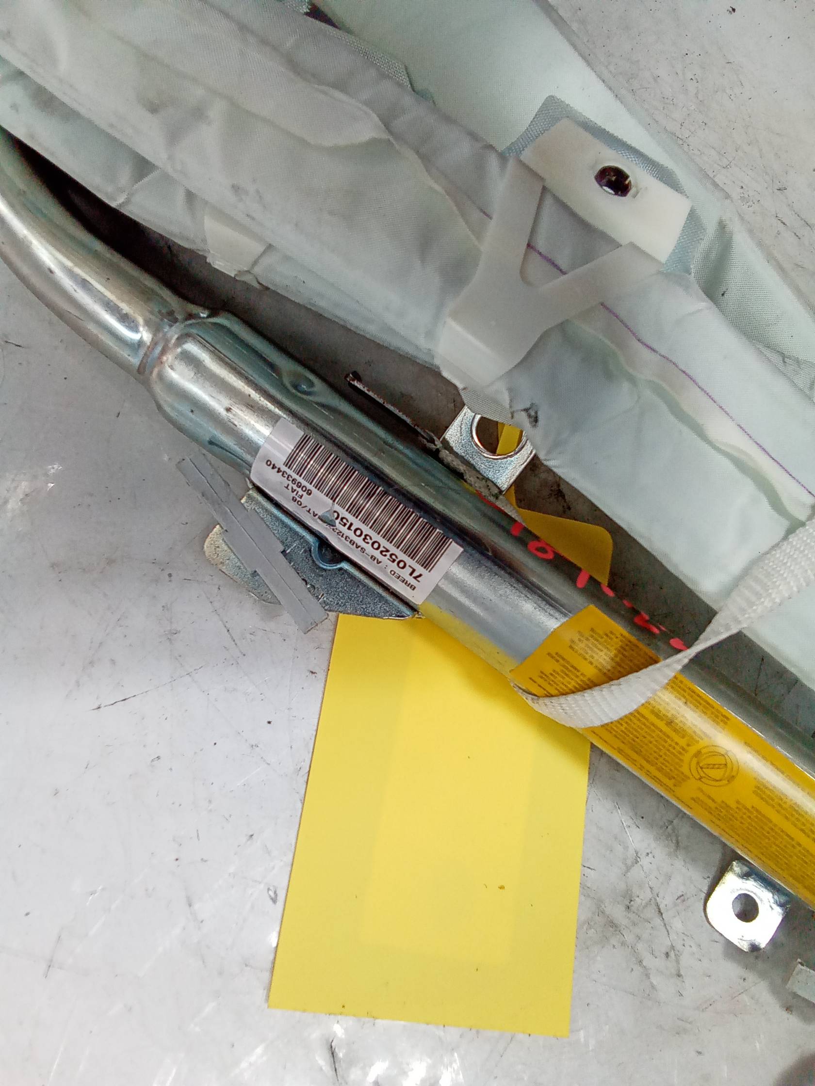 Dispositivo airbag a tendina sx.